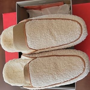 Vionic ladies mule slippers size 8.5 medium width